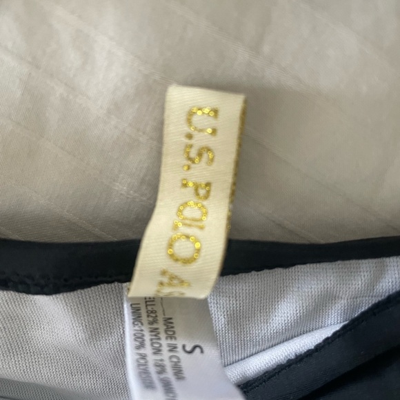 US Polo 2 piece bikini
2/20$ - Picture 2 of 3